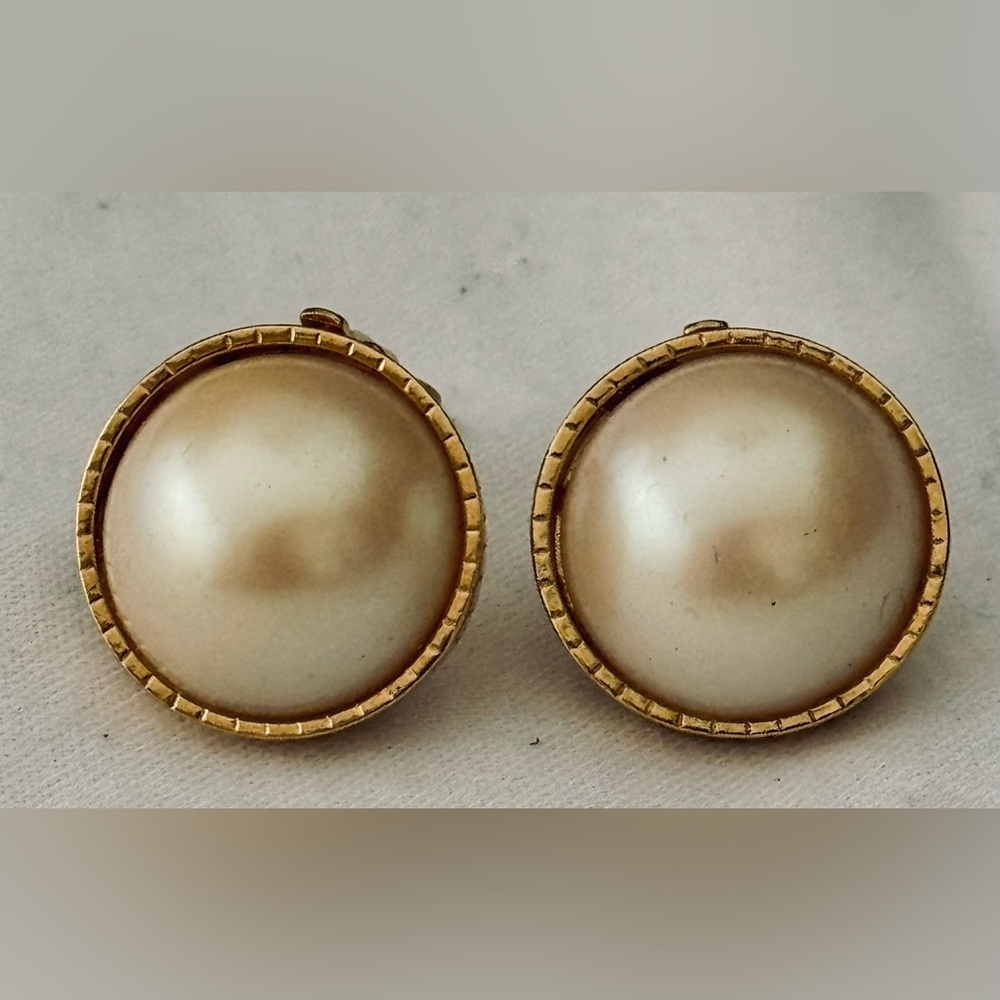 NINA RICCI Vintage Clip-on Earrings
